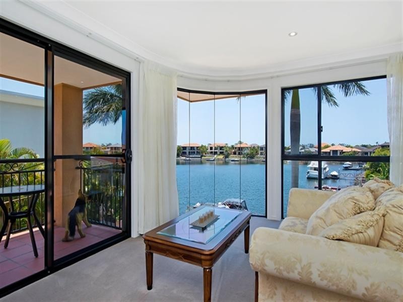 1 Sabrina Avenue, Helensvale QLD 4212