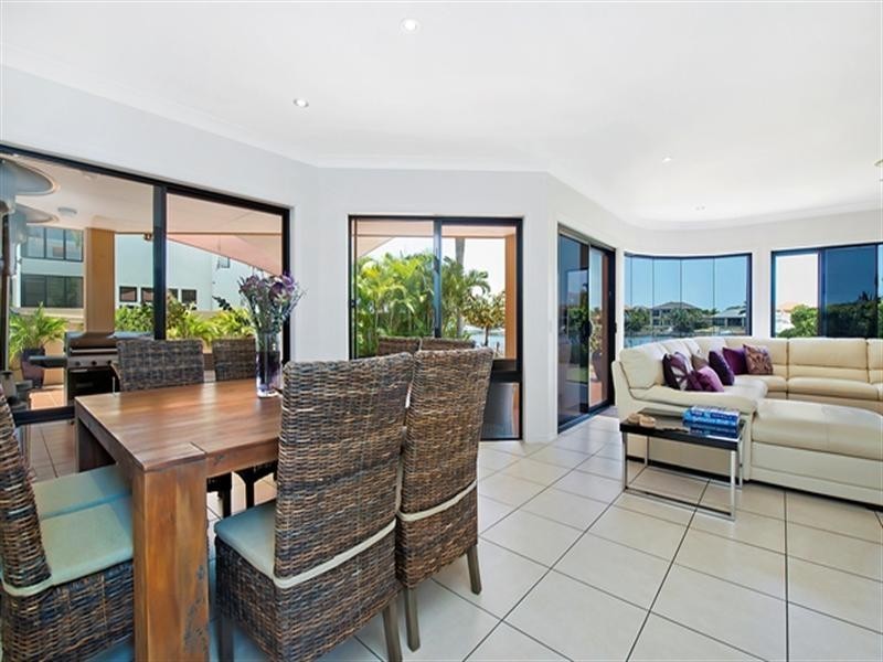 1 Sabrina Avenue, Helensvale QLD 4212