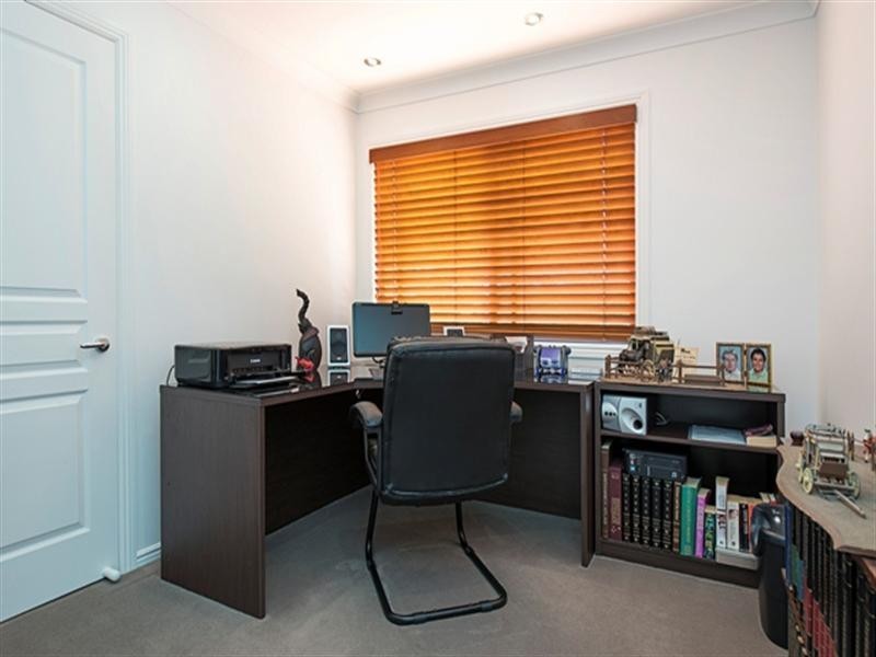 1 Sabrina Avenue, Helensvale QLD 4212