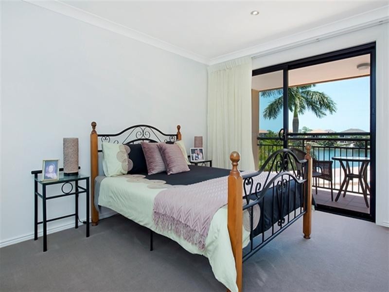 1 Sabrina Avenue, Helensvale QLD 4212