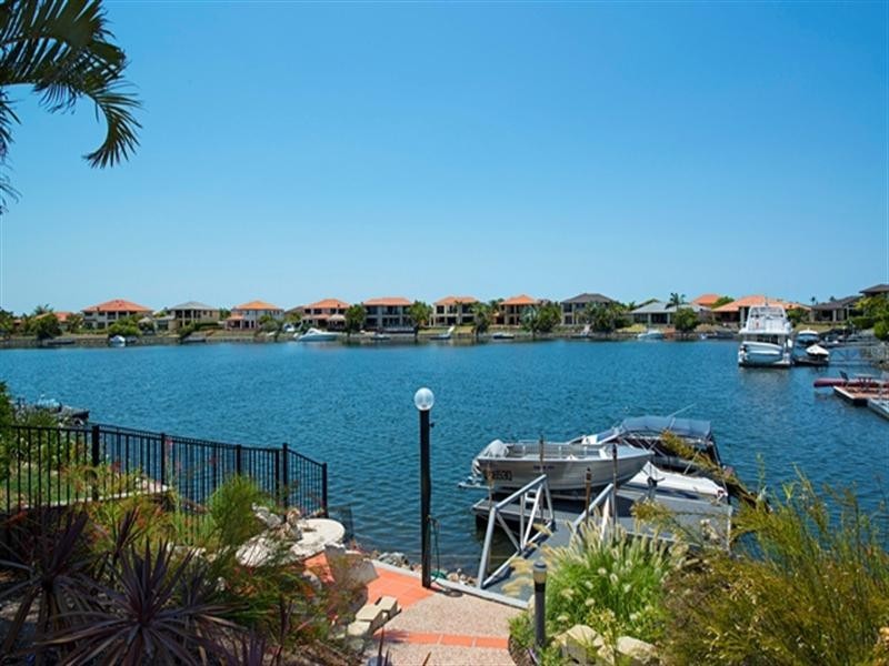 1 Sabrina Avenue, Helensvale QLD 4212