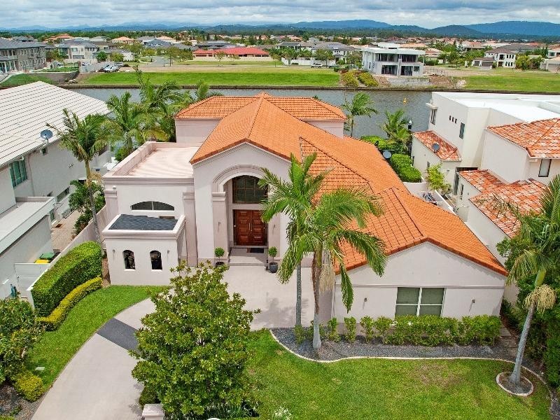 1663 Riverdale Drive, Hope Island QLD 4212