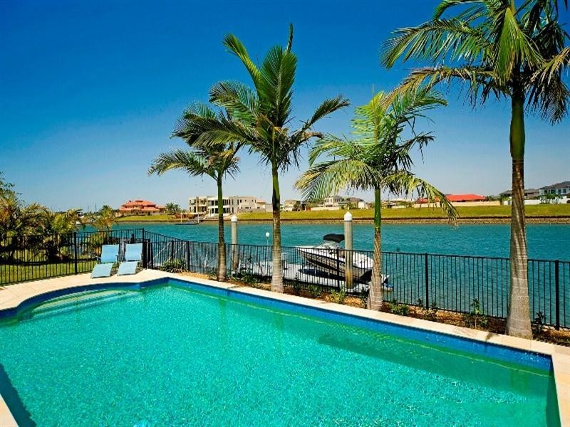 1663 Riverdale Drive, Hope Island QLD 4212