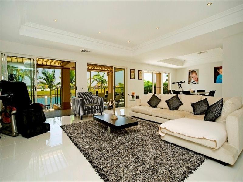1663 Riverdale Drive, Hope Island QLD 4212
