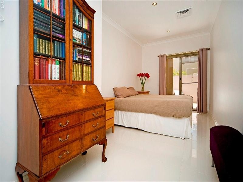 1663 Riverdale Drive, Hope Island QLD 4212