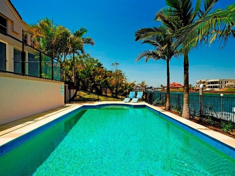 1663 Riverdale Drive, Hope Island QLD 4212
