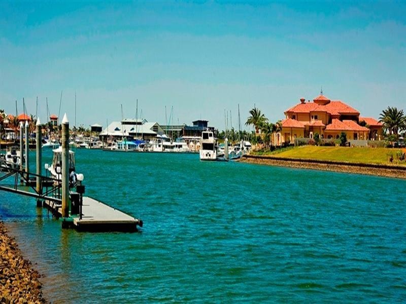 1663 Riverdale Drive, Hope Island QLD 4212