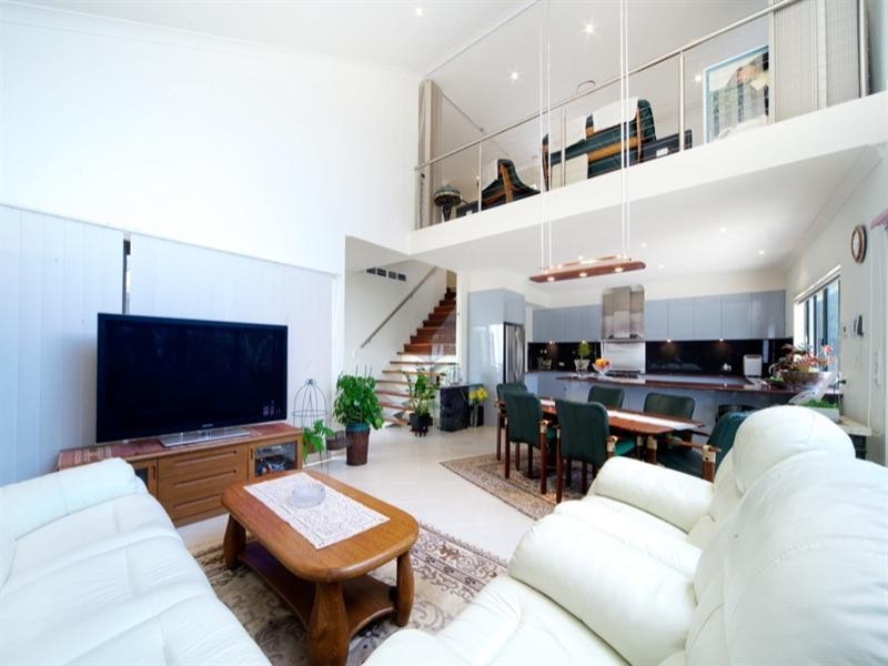 2554 Belmont Court, Hope Island QLD 4212