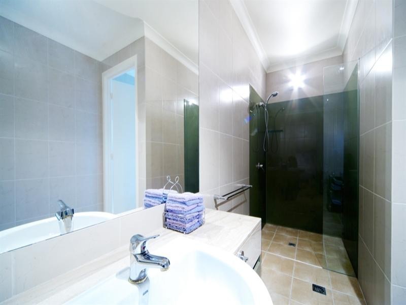 2554 Belmont Court, Hope Island QLD 4212