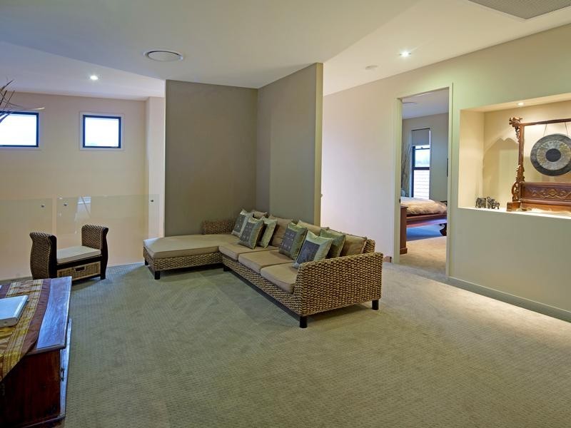 28 Calmwater Crescent, Helensvale QLD 4212