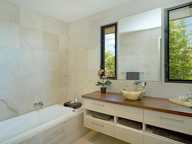 28 Calmwater Crescent, Helensvale QLD 4212