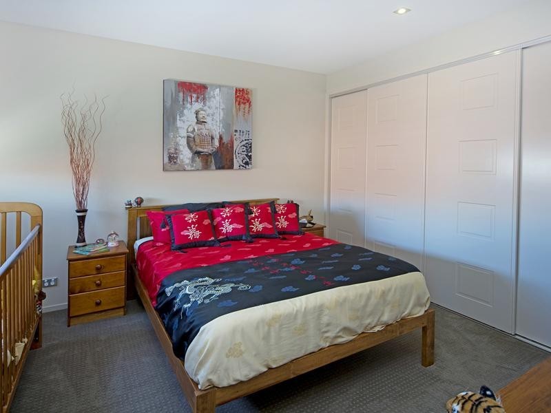 28 Calmwater Crescent, Helensvale QLD 4212