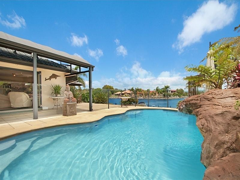 10 Eastbank Terrace, Helensvale QLD 4212