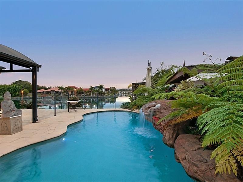 10 Eastbank Terrace, Helensvale QLD 4212