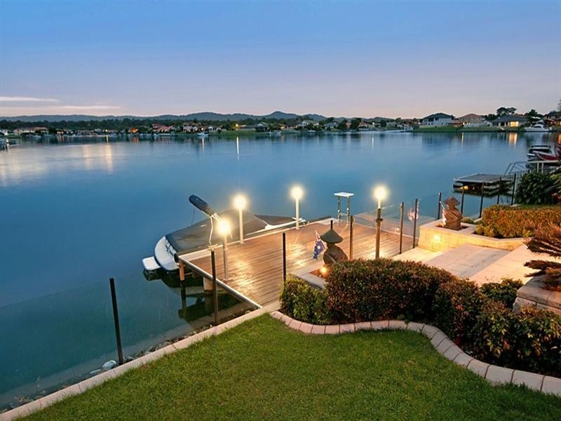 10 Eastbank Terrace, Helensvale QLD 4212