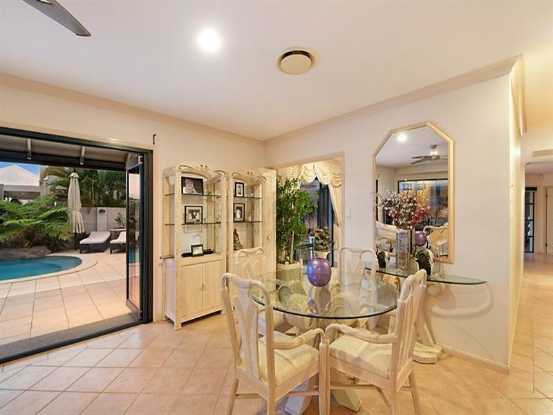 10 Eastbank Terrace, Helensvale QLD 4212