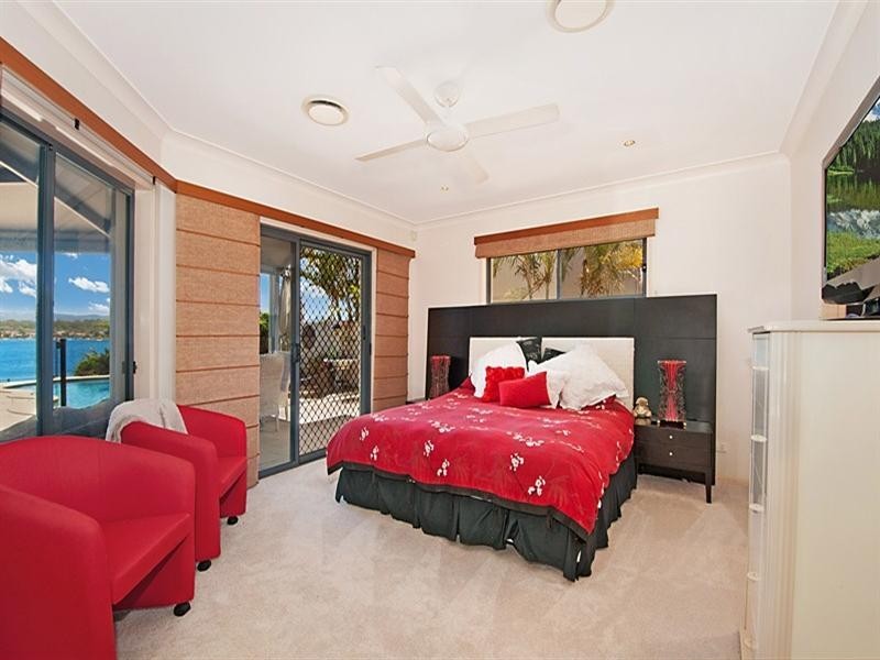 10 Eastbank Terrace, Helensvale QLD 4212