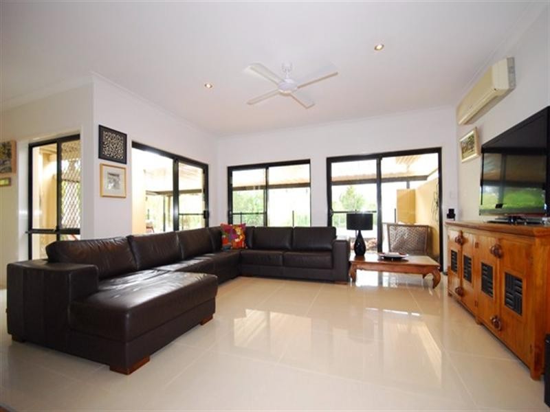 82 Rivertree Avenue, Helensvale QLD 4212