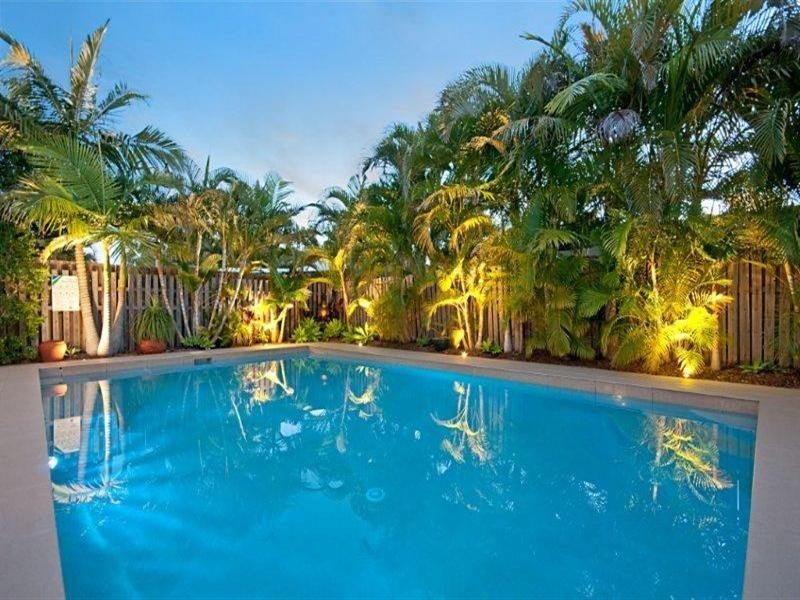 18 Lakeshore Drive, Helensvale QLD 4212