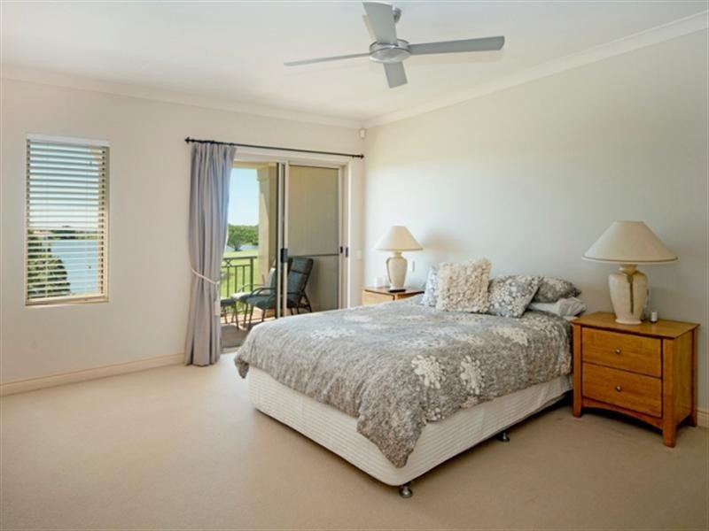 8335 Magnolia Drive East, Hope Island QLD 4212