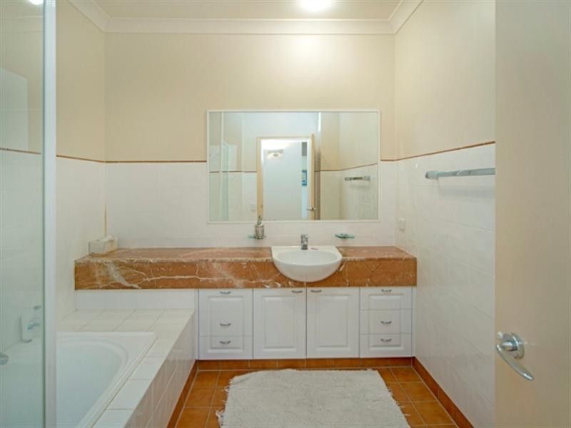 8335 Magnolia Drive East, Hope Island QLD 4212