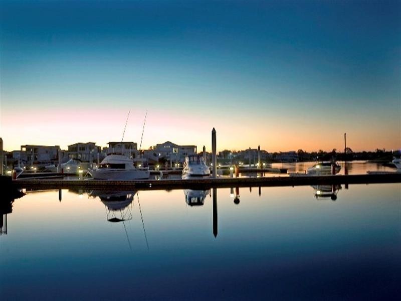 6 River Links Boulevard, Helensvale QLD 4212