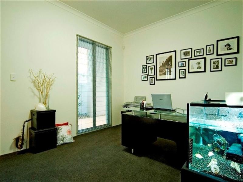 6 River Links Boulevard, Helensvale QLD 4212