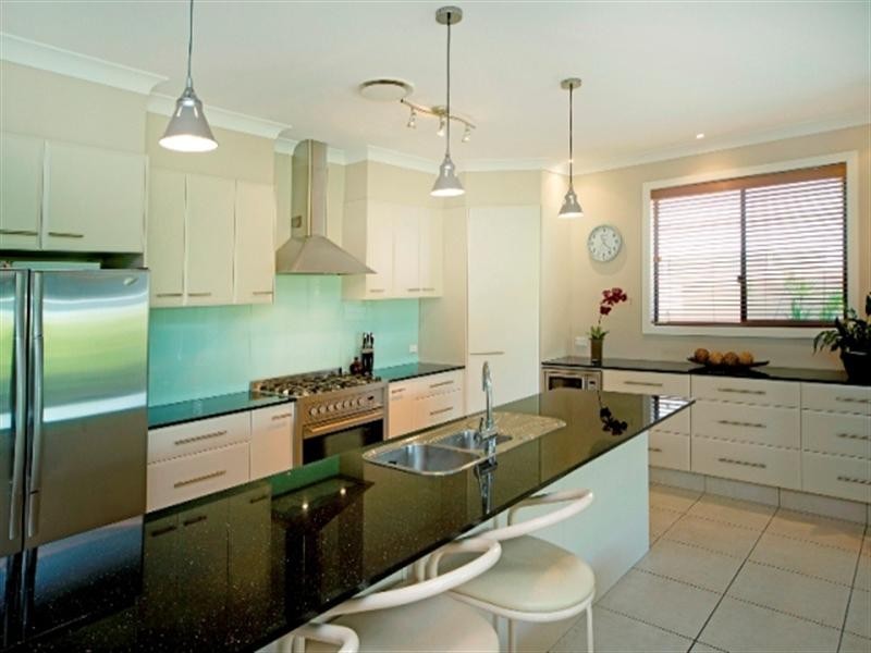 2548 Gowrie Way, Hope Island QLD 4212