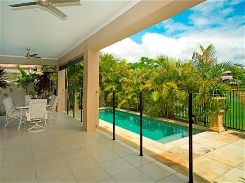 2548 Gowrie Way, Hope Island QLD 4212