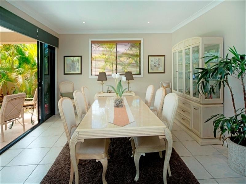 2548 Gowrie Way, Hope Island QLD 4212