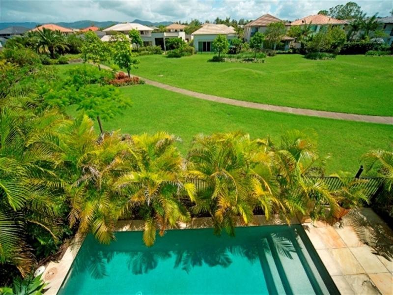 2548 Gowrie Way, Hope Island QLD 4212