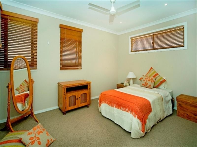 2548 Gowrie Way, Hope Island QLD 4212