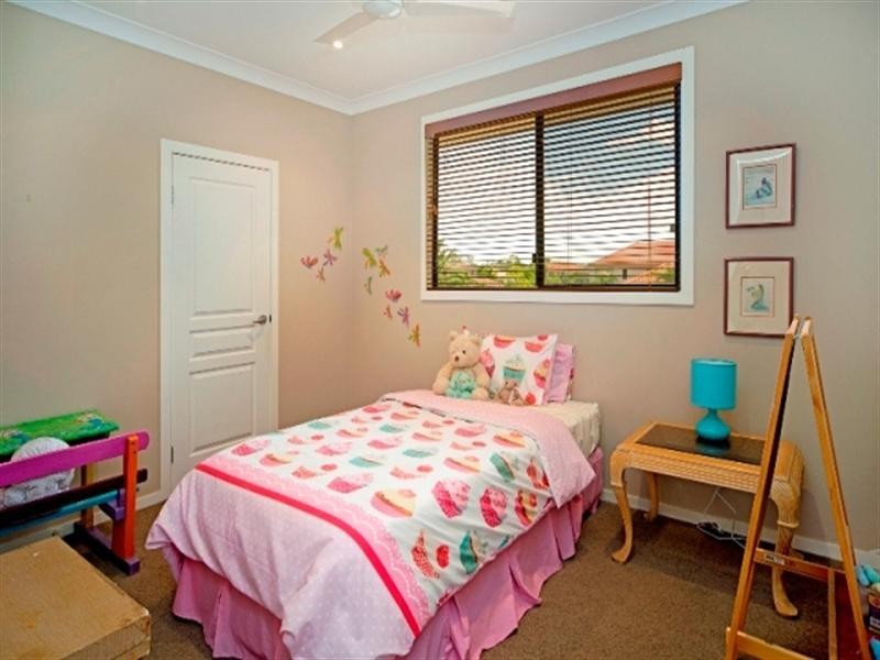 2548 Gowrie Way, Hope Island QLD 4212