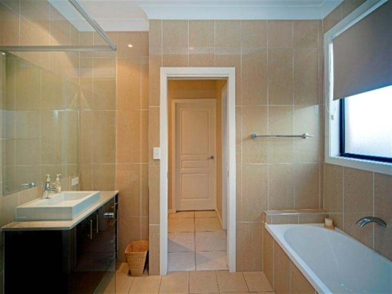 2548 Gowrie Way, Hope Island QLD 4212