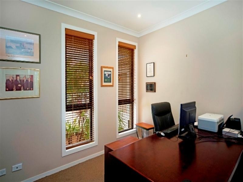 2548 Gowrie Way, Hope Island QLD 4212