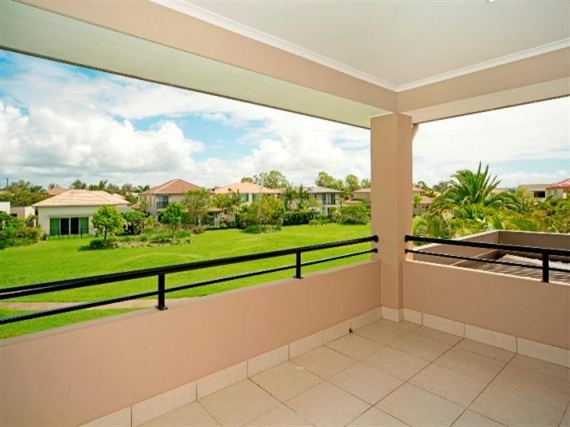 2548 Gowrie Way, Hope Island QLD 4212