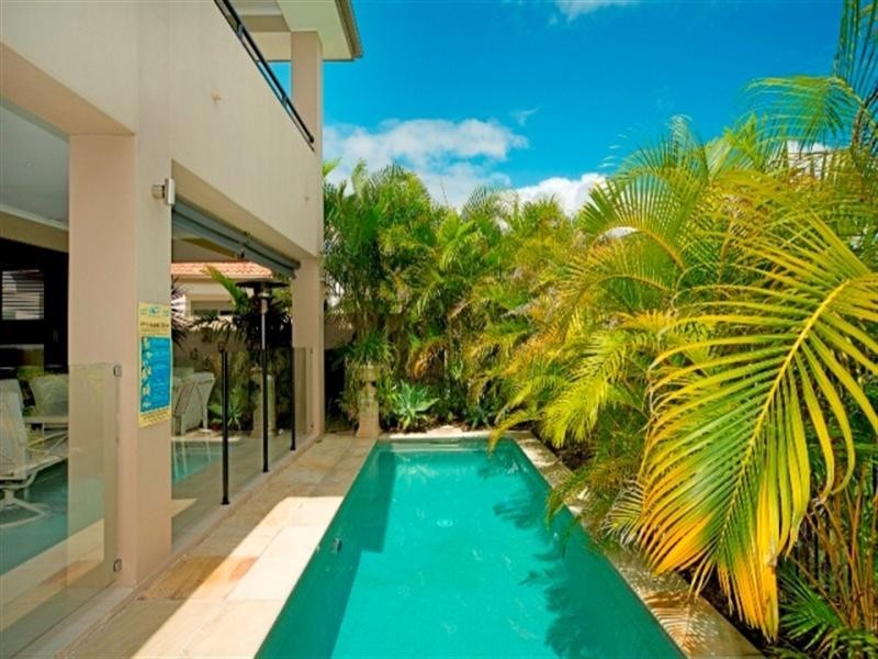 2548 Gowrie Way, Hope Island QLD 4212