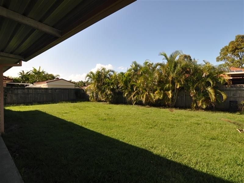 24 Blueash Crescent, Oxenford QLD 4210