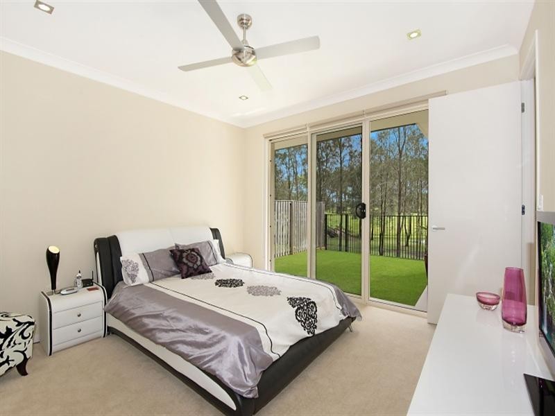 32 Rhodium Crescent, Hope Island QLD 4212