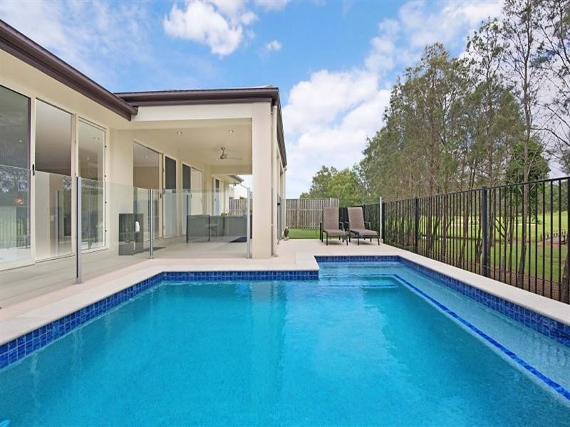 32 Rhodium Crescent, Hope Island QLD 4212