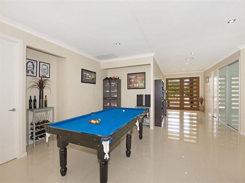 32 Rhodium Crescent, Hope Island QLD 4212