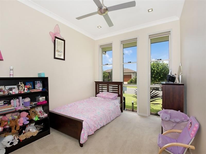 32 Rhodium Crescent, Hope Island QLD 4212