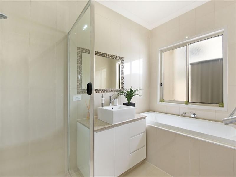 32 Rhodium Crescent, Hope Island QLD 4212