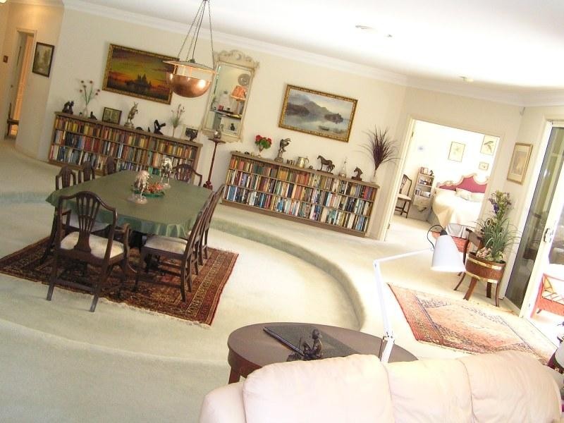 32 River Cove Place, Hope Island QLD 4212