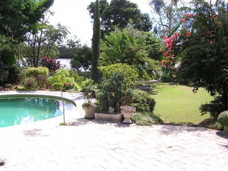 32 River Cove Place, Hope Island QLD 4212