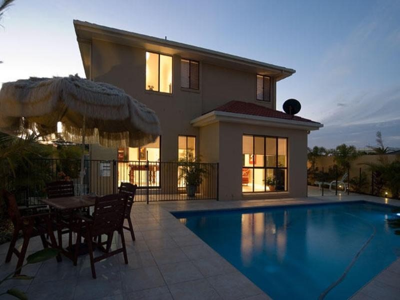 Hope Island QLD 4212