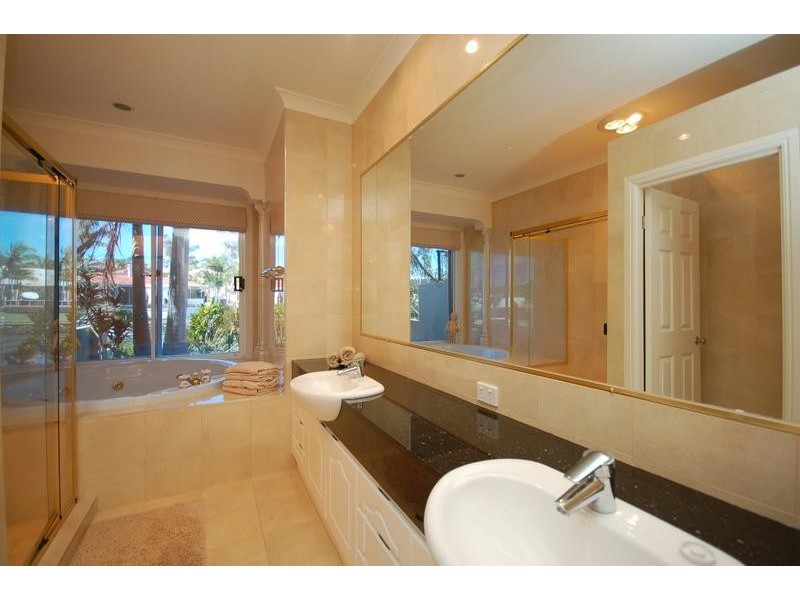 7306 Bayside Close, Sanctuary Cove QLD 4212