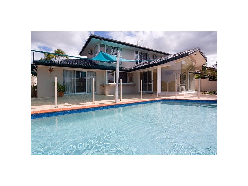 32 Kincardine Drive, Benowa QLD 4217