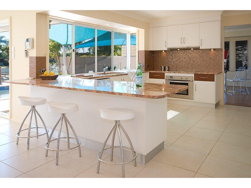 32 Kincardine Drive, Benowa QLD 4217