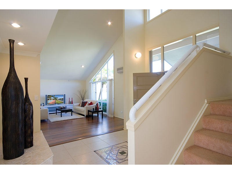 32 Kincardine Drive, Benowa QLD 4217